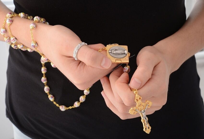 Recitare il rosario 10 passaggi fondamentali1