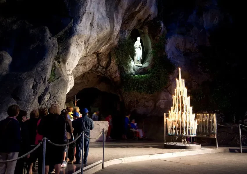 grotta di Lourdes