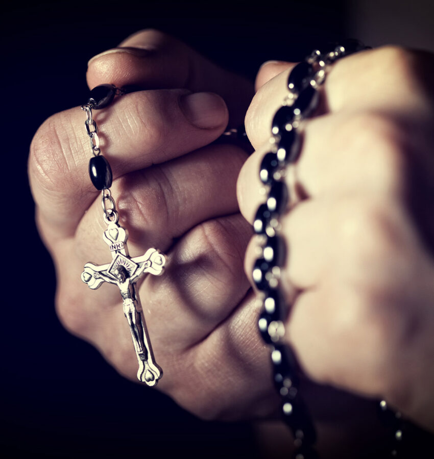 il rosario vince l'odio